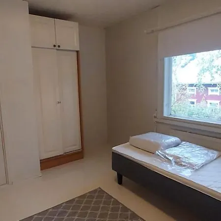 Saaristokatu 14 *